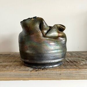 Handmade heavy pottery pot folded style